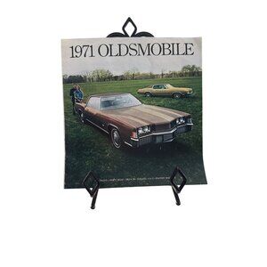 Vintage 1971 Oldsmobile Booklet Sales Brochure Magazine 16 pages